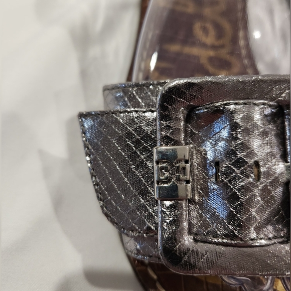 Sam Edelman Granada Snake Skin Embossed Metallic Silver Sandals With Big Buckle - Picture 5 of 8